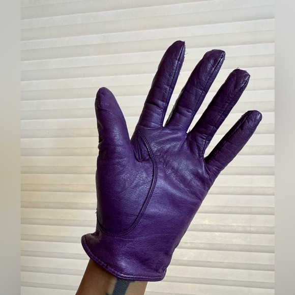 Vintage Purple Leather Gloves with Wrist Bow - Picture 7 of 11